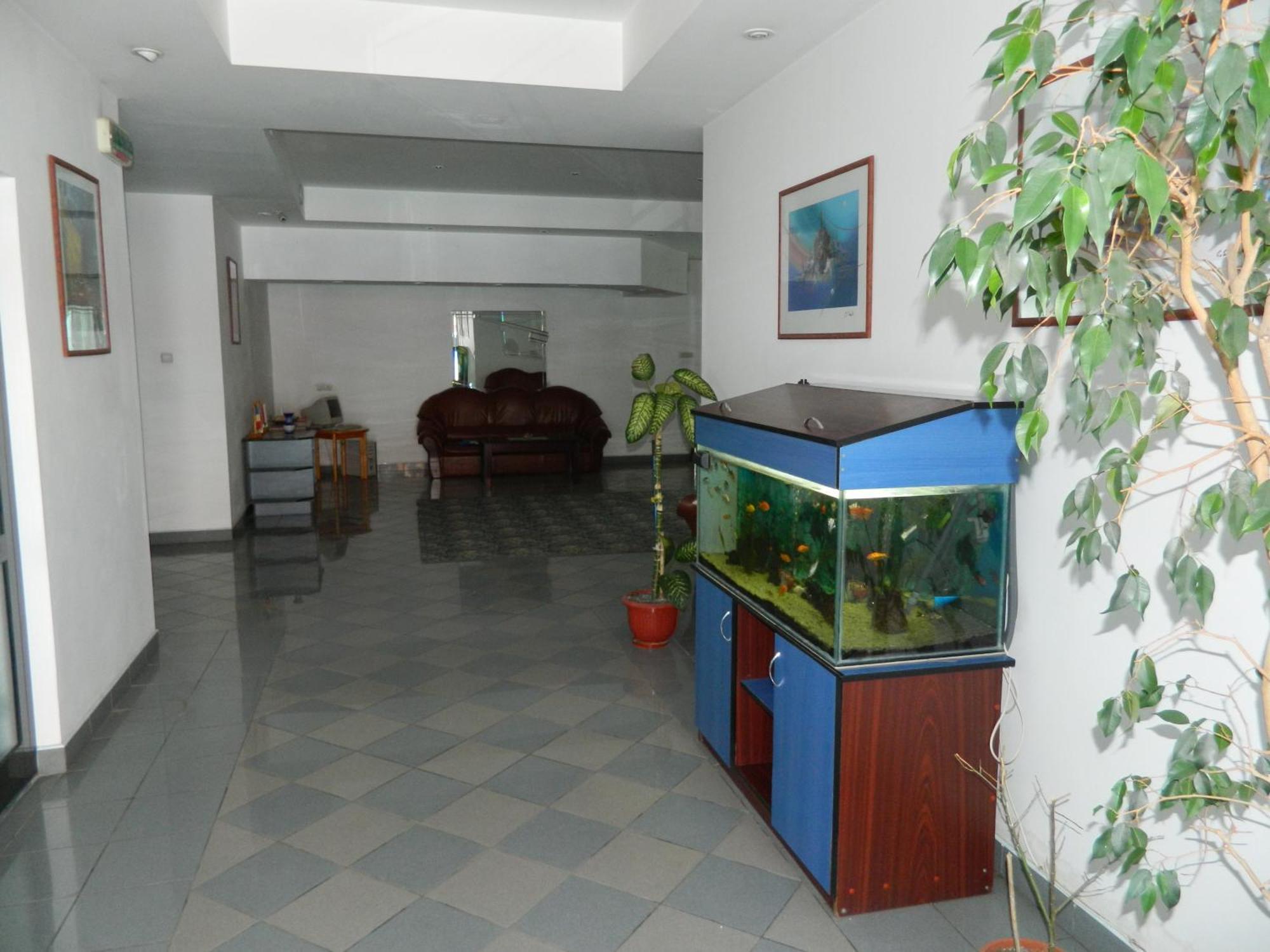 Hotel Iris Tîrnăveni 外观 照片