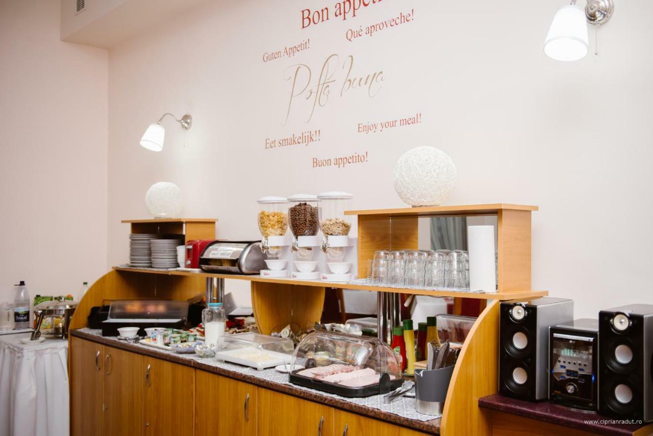 Hotel Iris Tîrnăveni 外观 照片